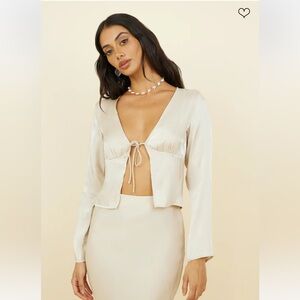 NWT Fortunate One Bouquet of Flowers Long Sleeve Tie Front Top Champagne